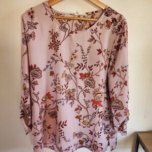 Maurices EUC pink floral long sleeved blouse
